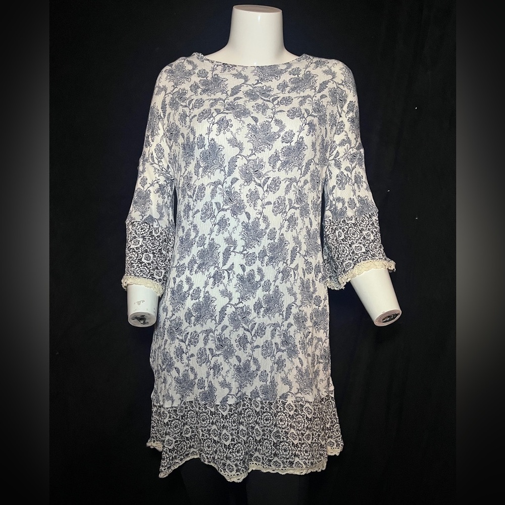 Listicle size small Tunic/ mini dress